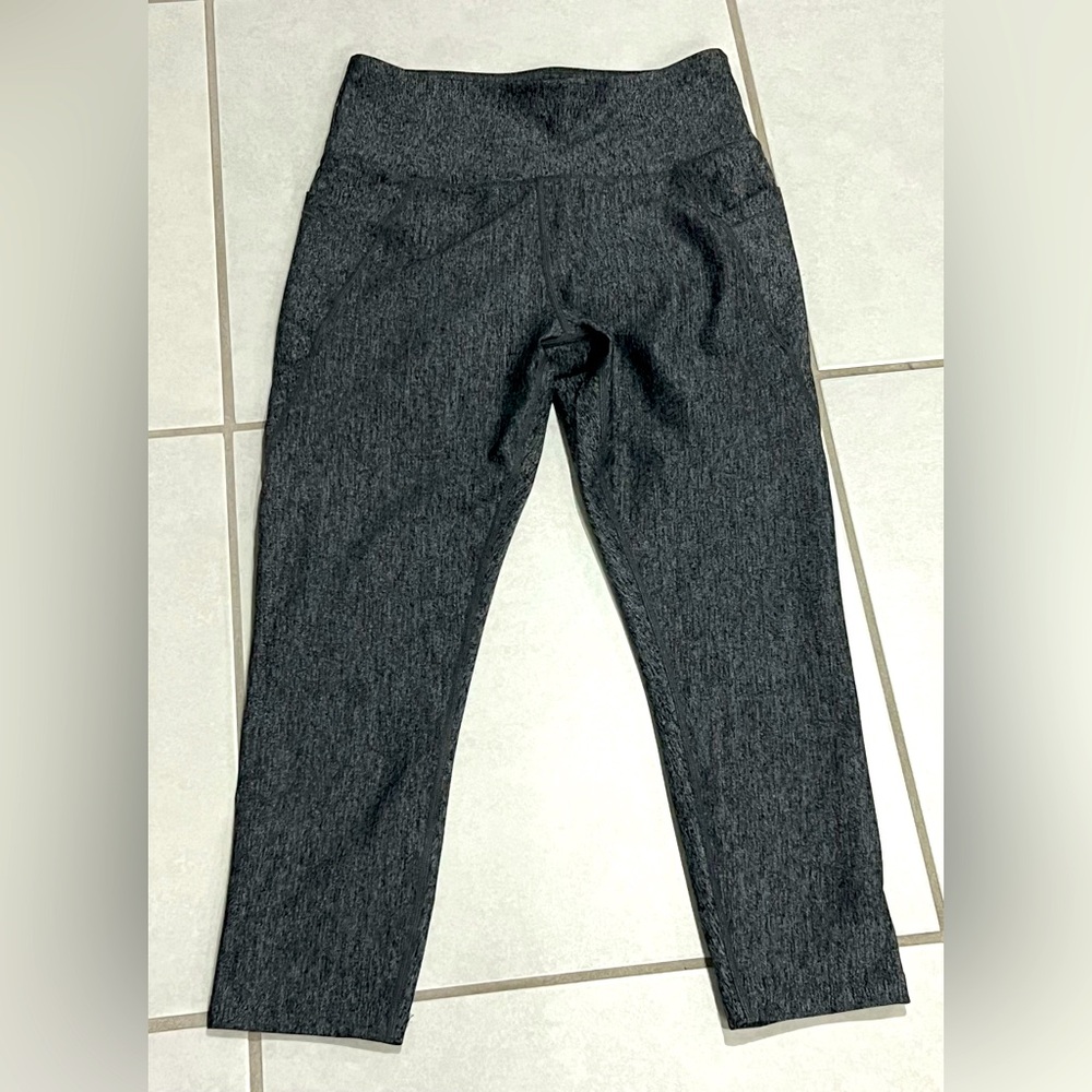 SALE!! Hype slimming scuba 2 pocket exercise Leggings in Charcoal, NWOT